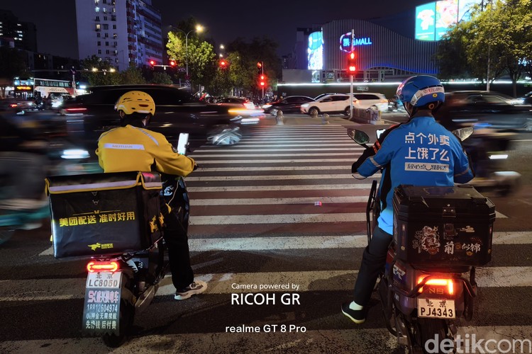 1760615356079-hasil-foto-realme-ricoh-1760586617249