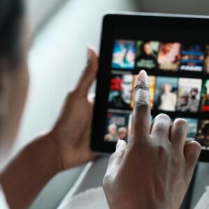 1761370723951-ilustrasi-streaming-film_169