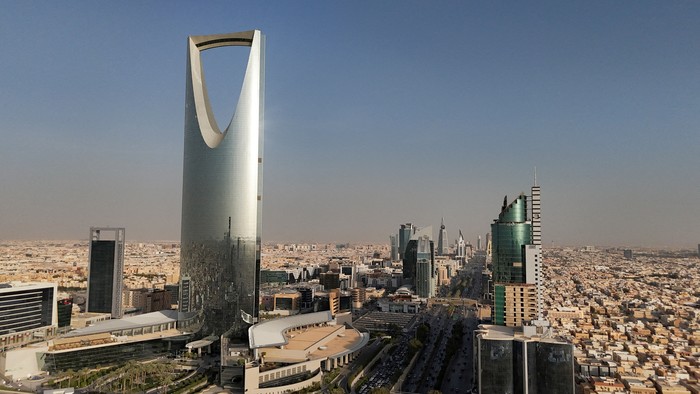 1761630763265-menelusuri-riyadh-kilau-metropolitan-di-tengah-gurun-arab-1750418050067