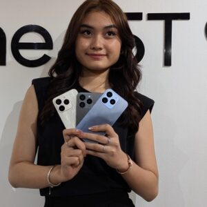 1761759930803-realme-15t-1761734631551