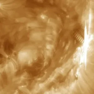 1761825145643-badai-matahari-oktober-2024