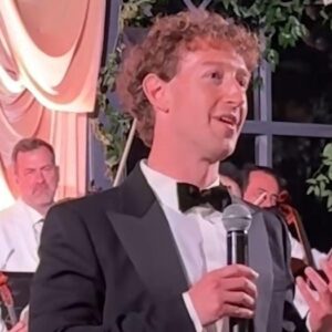 1761825178212-mark-zuckerberg-dan-istri-1740557326295_43