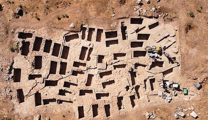 1761911447476-arkeologi-alkitab-1761802079028