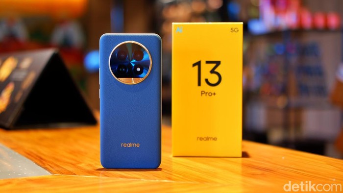 1762170392809-realme-13-pro-plus-5_169