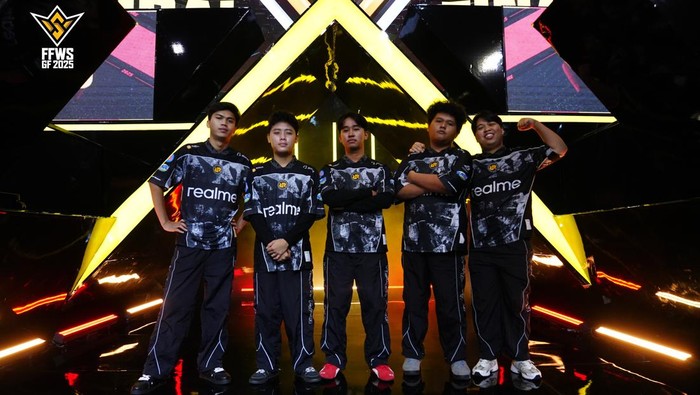 1762170406070-klasemen-ffws-global-finals-2025-rrq-kazu-pepet-fluxo-di-peringkat-2-1762139592186_169