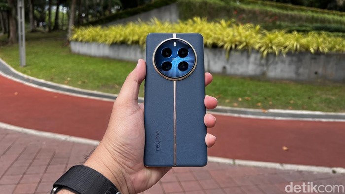 1762364849967-realme-12-pro-5g_169