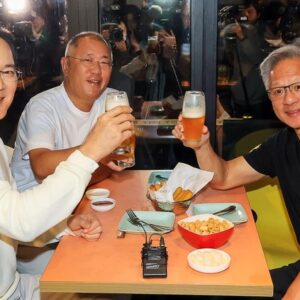 1762408494166-jensen-huang-1762346124651