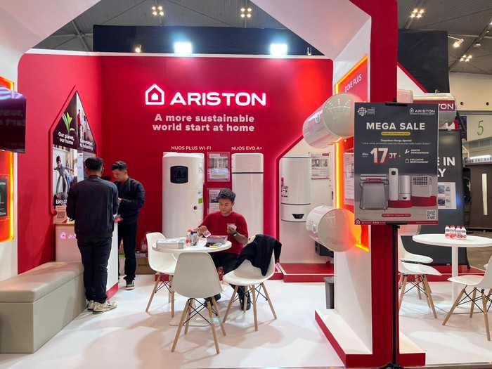 1762451347782-ariston-pamer-heat-pump-berbasis-energi-terbarukan-di-ibt-expo-2025-1762429139698
