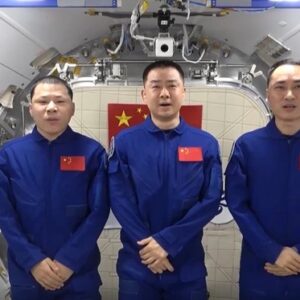 1762494871059-gagal-pulang-3-astronot-china-terdampar-di-antariksa-1762414725725