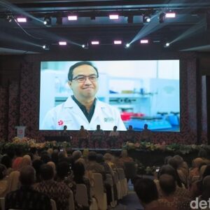 1762796826424-peneliti-virus-dengue-r-tedjo-sasmono-ssi-phd-1762782390751