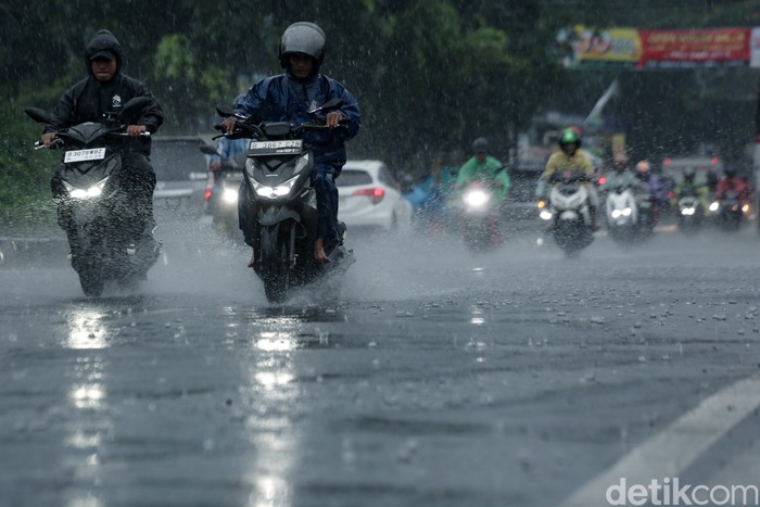 1763464097923-potensi-cuaca-ekstrem-masih-mengintai-sebagian-wilayah-ri-4