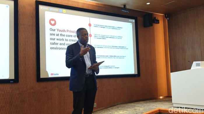 1763636784293-youtube-1763625002199