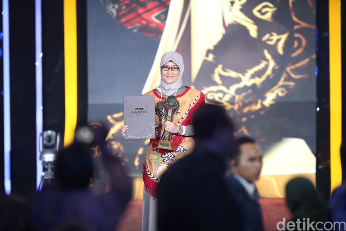 1764090452672-fadhilah-mathar-1764079833109