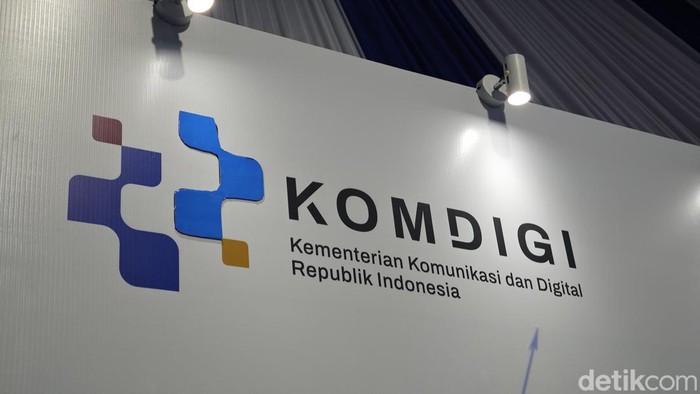 1764263358065-komdigi_169