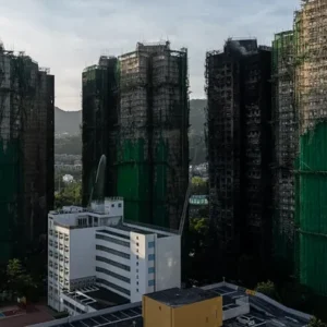 1764414370762-penampakan-apartemen-wang-fuk-court-di-hong-kong-setelah-terbakarap-via-the-sydney-morning-herald-1764315569113_169