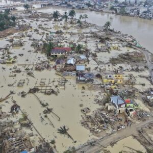 1764781645980-jejak-banjir-bandang-aceh-tamiang-yang-hancurkan-ribuan-rumah-warga-1764738453513_169