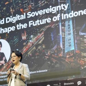 1764824926740-direktur-enterprise-business-service-telkom-veranita-yosephine-1764810429688_43