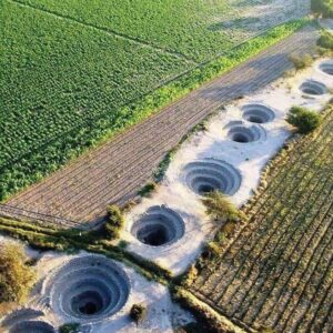 1764997618664-foto-unik-di-dunia-1764981377873