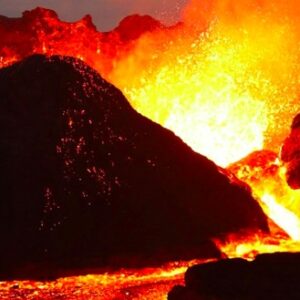 1765083966842-ilustrasi-gunung-meletus-1764934781114