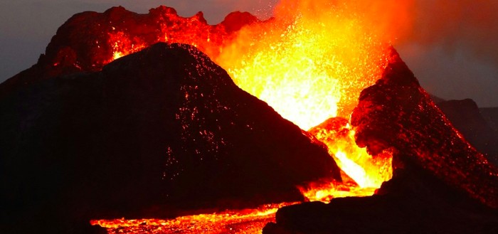 1765083966842-ilustrasi-gunung-meletus-1764934781114