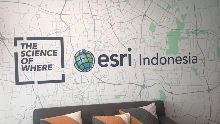 1765127160533-esri-indonesia_169