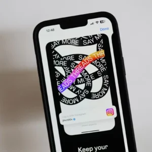 Ilustrasi aplikasi Threads di iPhone